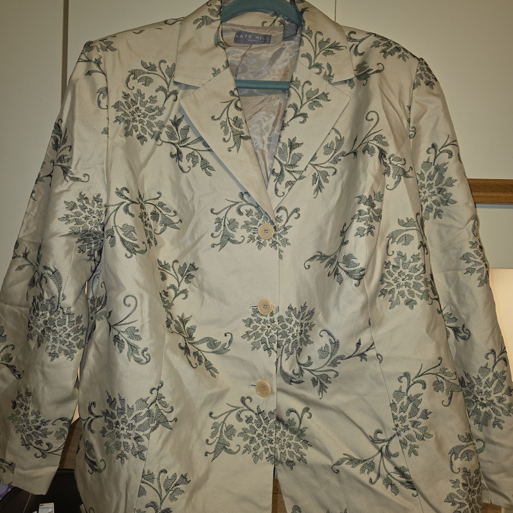 Kate Hill Beige Floral Blazer